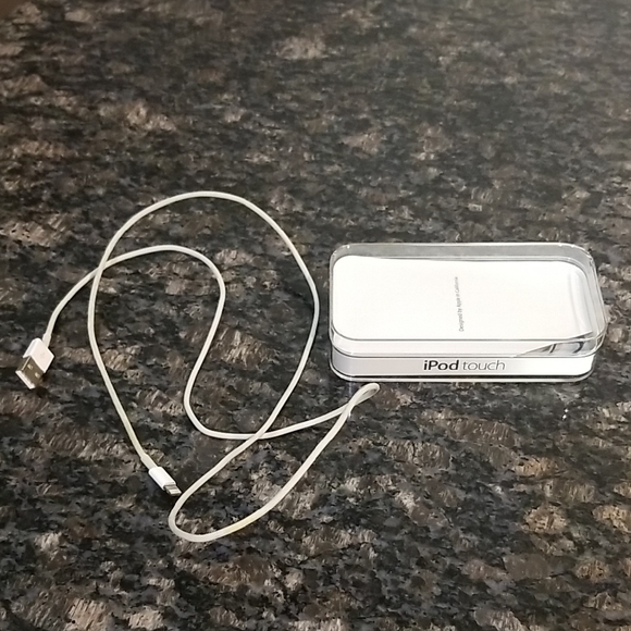 Apple Other - Apple iPod Touch Cable and Case